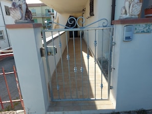 Exterior detail - [FiorAle Apartment] on the Tuscan Hills 11 km from the Sea (Montescudaio)