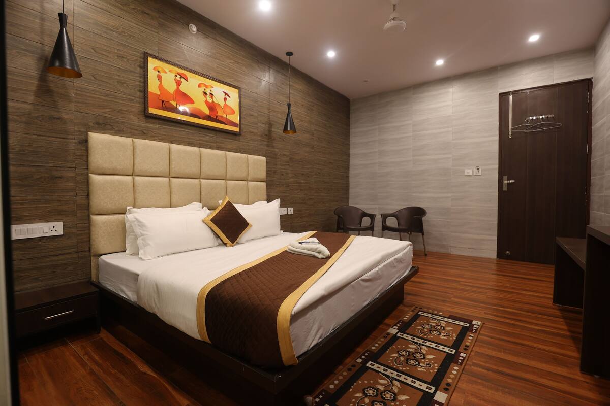 Deluxe Room | WiFi (free), bed sheets