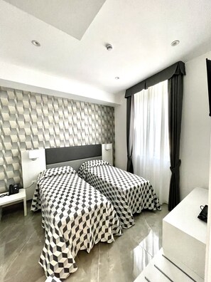 Memory foam beds, minibar, desk, free WiFi - HOTEL PORTO DI ROMA (Civitavecchia)