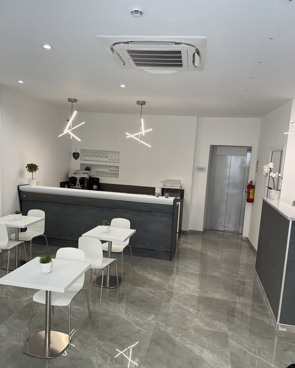 Reception - HOTEL PORTO DI ROMA (Civitavecchia)