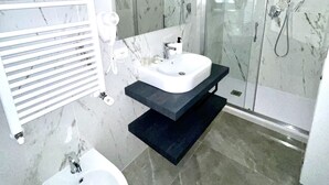 Double or Twin Room | Bathroom | Shower, hair dryer, towels - HOTEL PORTO DI ROMA (Civitavecchia)