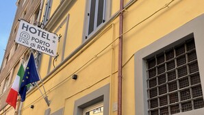 Front of property - HOTEL PORTO DI ROMA (Civitavecchia)