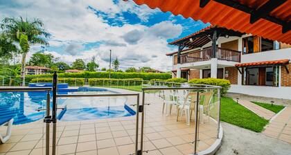 Sol y Luna Country House in Quindo