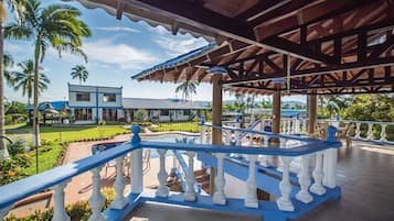 Kolam renang outdoor