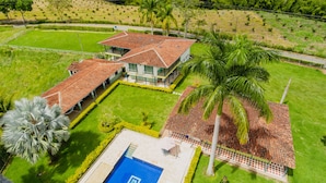 Property grounds - Hacienda Araucaria Habitacion 10 (Quimbaya)