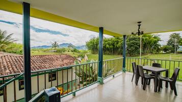 Tempat makan outdoor