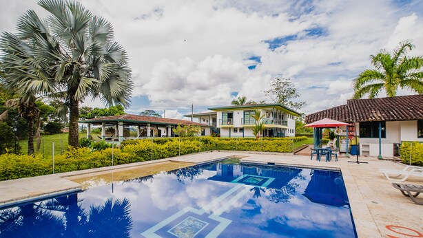 Pool - Hacienda Araucaria Habitacion 10 (Quimbaya)