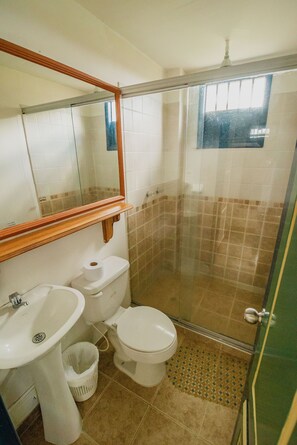 Bathroom - Hacienda Araucaria Habitacion 10 (Quimbaya)