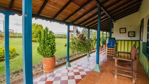 Balcony - Hacienda Araucaria Habitacion 10 (Quimbaya)