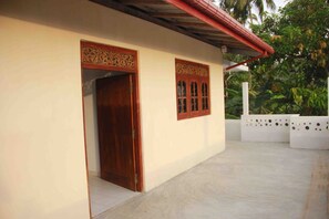 Property grounds - Hikka Yellow Villa - Hikkaduwa (Hikkaduwa)