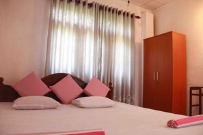 3 bedrooms - Hikka Yellow Villa - Hikkaduwa (Hikkaduwa)
