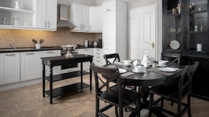 Apartment, 3 Bedrooms, Terrace | Dining room