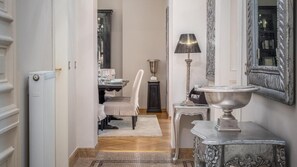 Apartment, 3 Schlafzimmer, Terrasse | Esszimmer