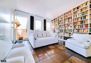 Lounge - Luxury Art Apartment In Trastevere With Terrace (Rome)