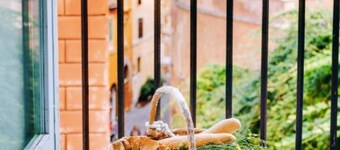 Luxury Art Apartment In Trastevere With Terrace