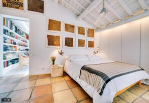 1 bedroom - Luxury Art Apartment In Trastevere With Terrace (Rome)