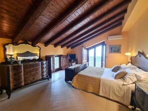 Villa, 4 Schlafzimmer, Raucher, eigener Pool | 4 Schlafzimmer