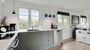 House, 3 Bedrooms, Garden View | Interior