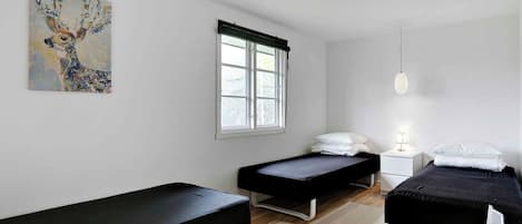 House, 3 Bedrooms, Garden View