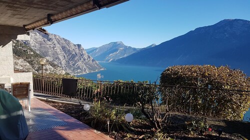 Holiday feeling Lake Garda Limone mountain / lake view