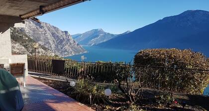 Holiday feeling Lake Garda Limone mountain / lake view
