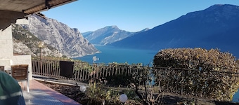 Holiday feeling Lake Garda Limone mountain / lake view