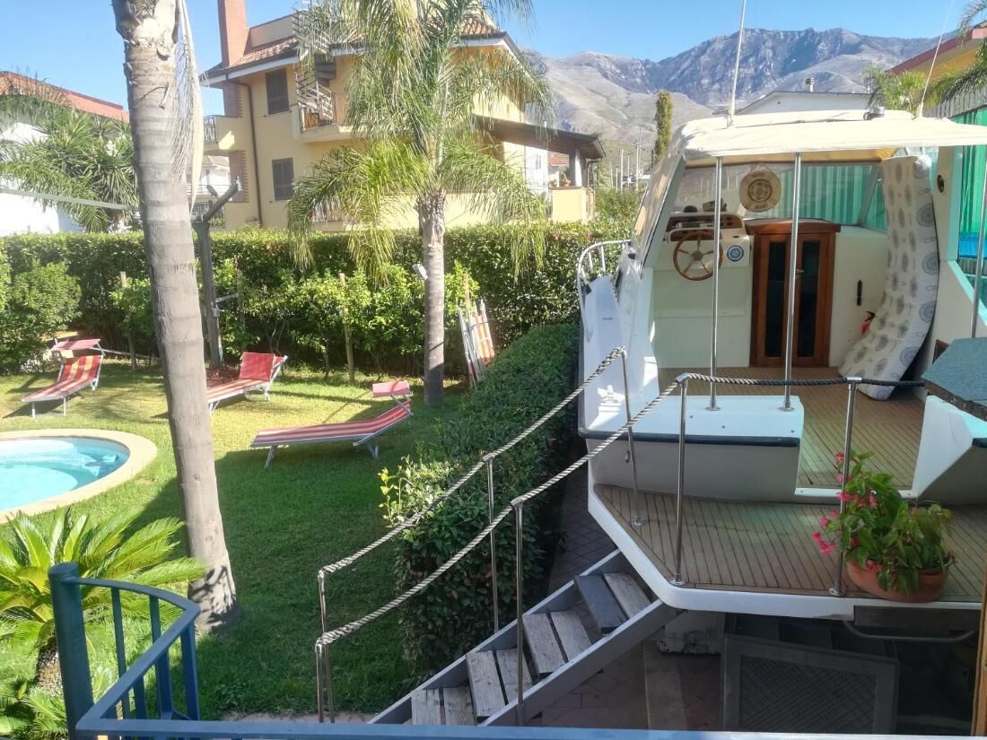 Villa, 4 Bedrooms, Balcony, Pool View | Taman