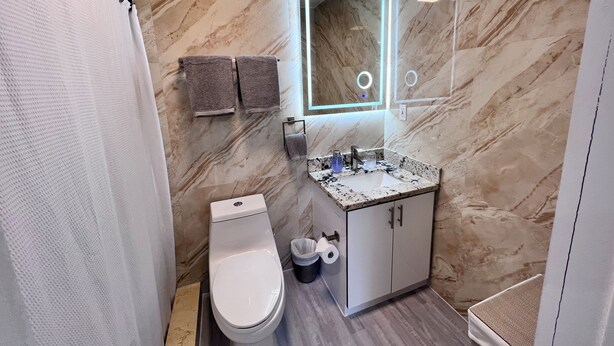 Studio, 1 chambre, balcon | Salle de bain