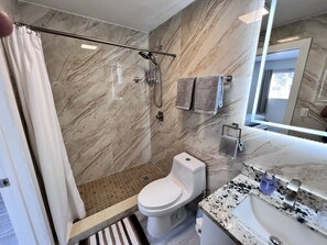 Studio, 1 Bedroom, Balcony | Bathroom shower