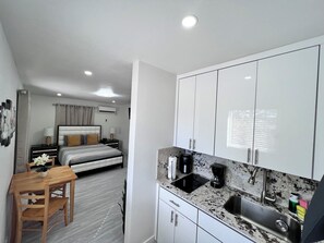 Studio, 1 Bedroom, Balcony | 1 bedroom - 💎stylish Studio Apartment By Miami Airport (Miami)