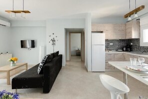 Unclassified image, 5 of 22, button - Bright Spacious Two-bedroom Apartment (Ampelokipoi-Menemeni)