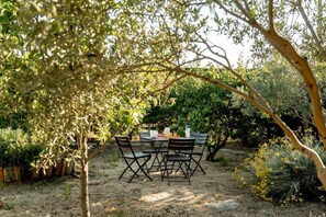 Villa, 3 Schlafzimmer, Raucher, eigener Pool | Speisen im Freien