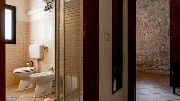 Villa, 3 Bedrooms, Smoking, Private Pool | Bilik Mandi | Syampu