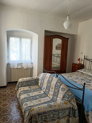 Appartamento, 4 camere da letto, fumatori, balcone | 4 camere, ferro/asse da stiro, lenzuola