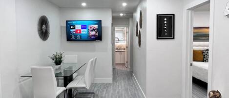 Apartment, 2 Bedrooms, Terrace, City View | Living room