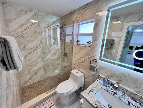 Apartment, 2 Bedrooms, Terrace, City View | Bathroom amenities | Toilet paper - 💎💎stylish 2 Bedrooms Apartment By Miami Airport (Miami)
