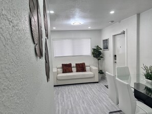 Apartment, 2 Bedrooms, Terrace, City View | Living area