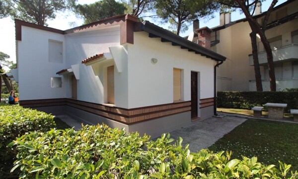 Villa In Lignano Pineta Close To The Beach - Lignano Sabbiadoro