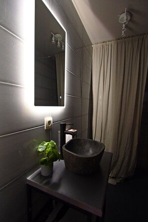 Bathroom - Up too 8- 10 Persons Stay in Antwerp (Antwerp)