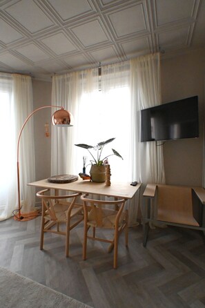 Dining - Up too 8- 10 Persons Stay in Antwerp (Antwerp)