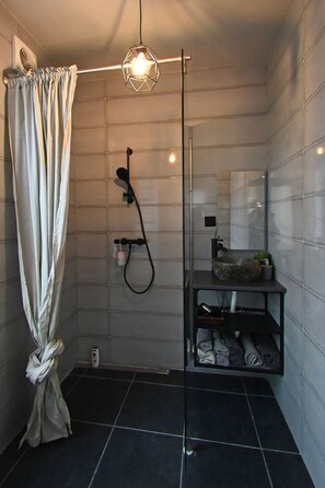 Apartment, 4 Bedrooms | Bathroom shower - Up too 8- 10 Persons Stay in Antwerp (Antwerp)