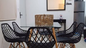Condo, 2 phòng ngủ, sân hiên, quang cảnh vườn | Khu ăn uống