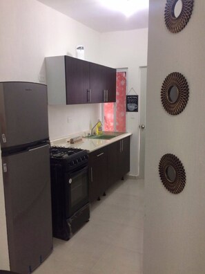 Condo, 2 habitaciones, patio, vista al jardín | Interior