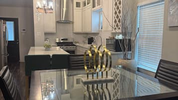 House, 3 Bedrooms, Smoking, Patio | Dining room