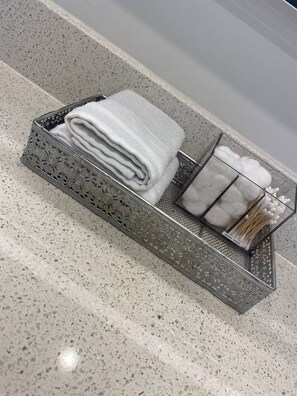 House, 3 Bedrooms, Smoking, Patio | Bathroom | Soap, shampoo