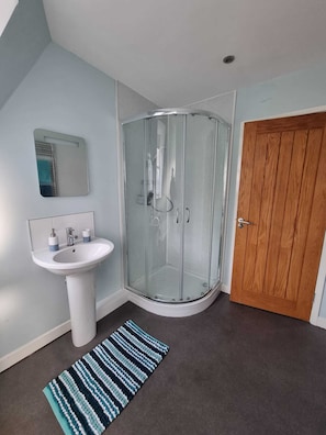 Apartment, 1 Schlafzimmer, Mikrowelle, Stadtblick | Badezimmer