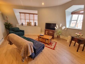 Living area - Lovely 1 Bed Apartment In The Centre Of The City (Bristol)
