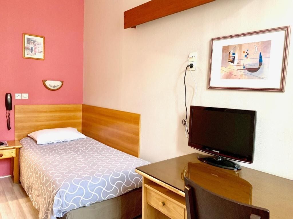 standard single room | 1 bedroom, desk, iron/ironing board, free wifi