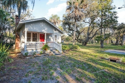 Melwood · Charming 2/1 Cottage near River · 9 min to Beach