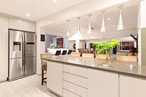 單棟房屋 (5 Bedrooms) | 內部